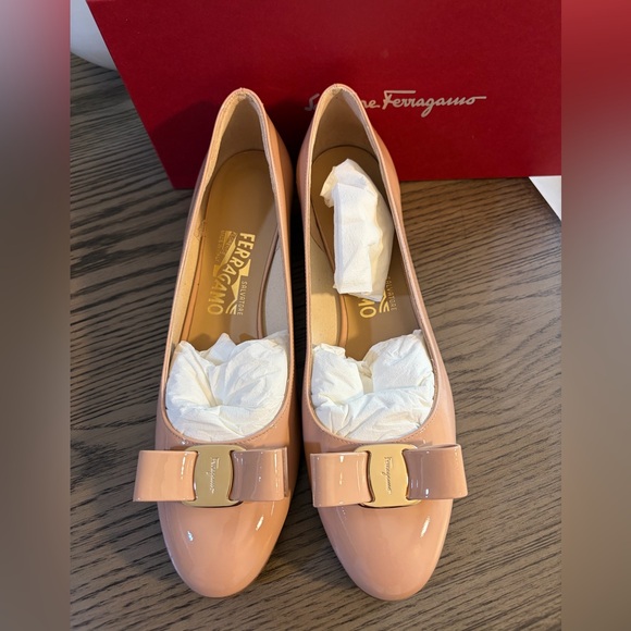 Salvatore Ferragamo | Shoes | Ferragamo Pink Beige Vara Pumps